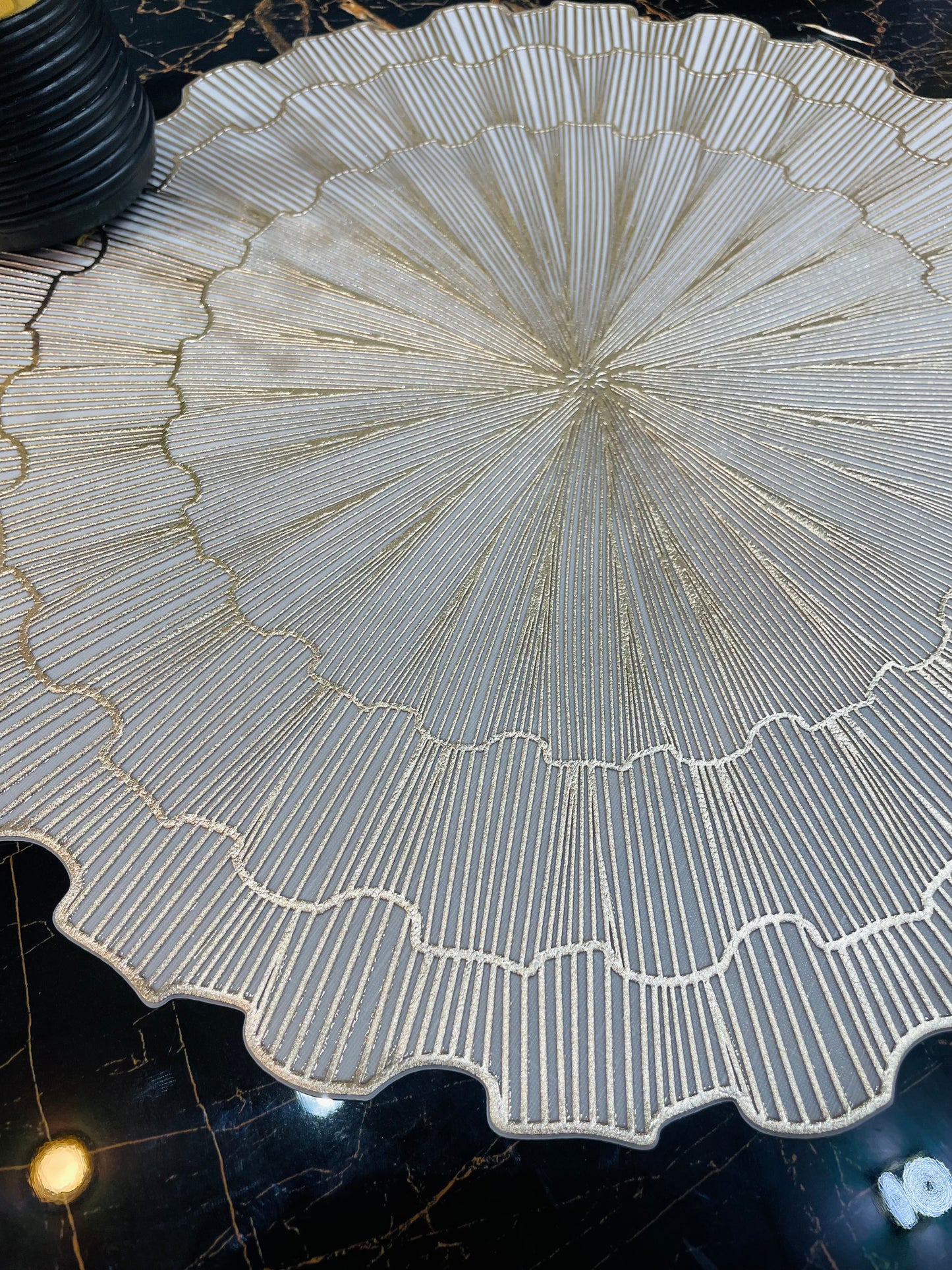 6pcs White & Golden Plastic Table Mats