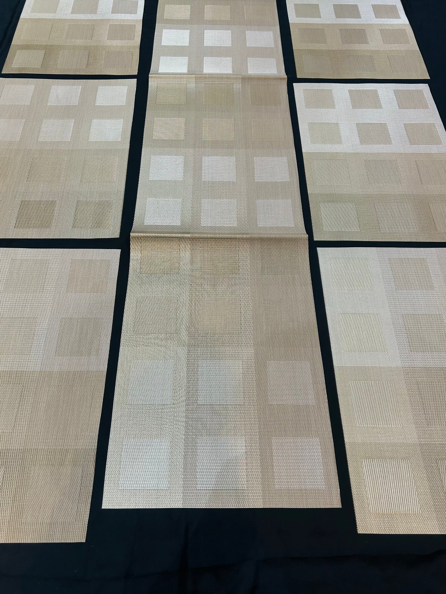 Chatai Plastic 7 PC SET ( 1 Runner & 6 Mats )