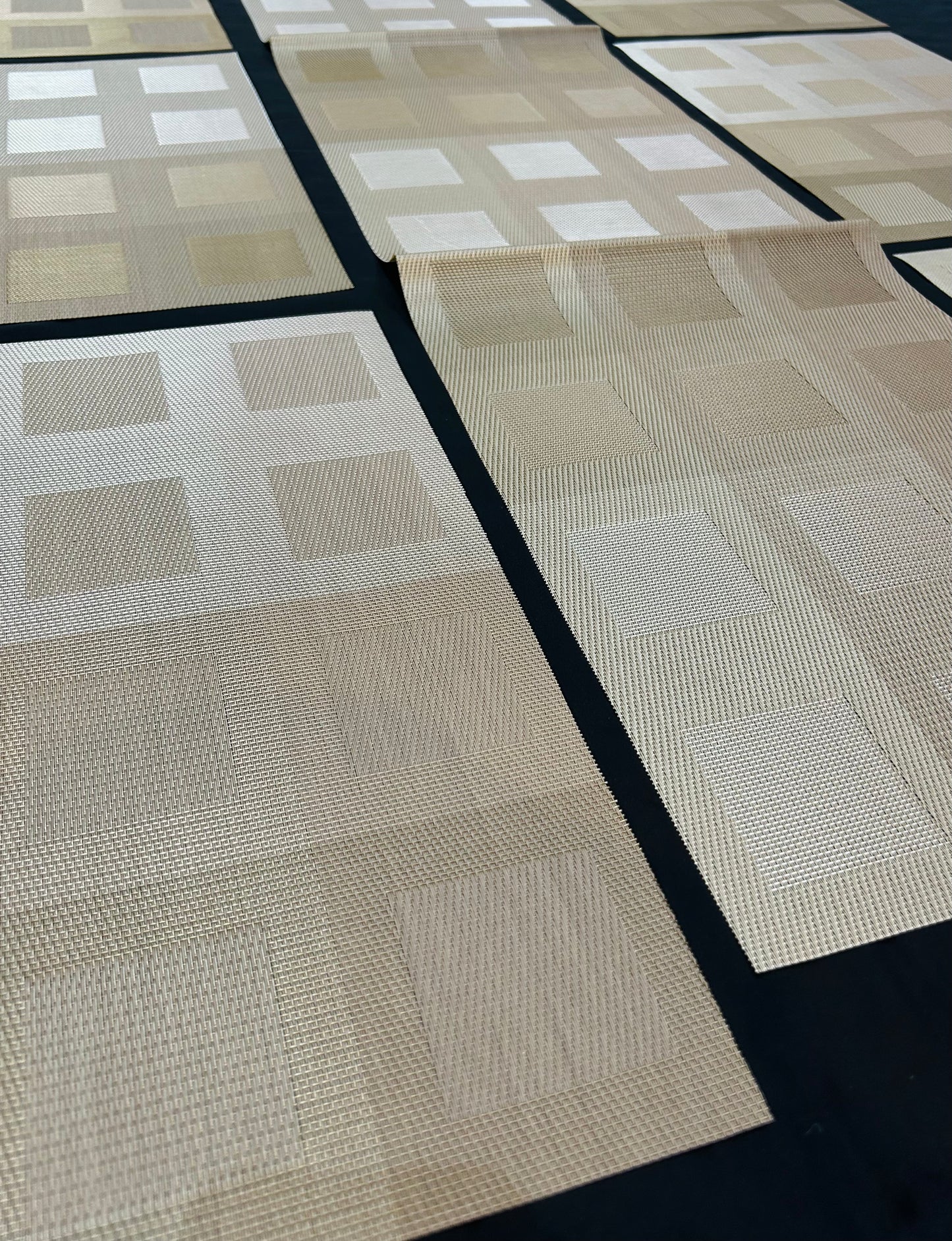 Chatai Plastic 7 PC SET ( 1 Runner & 6 Mats )