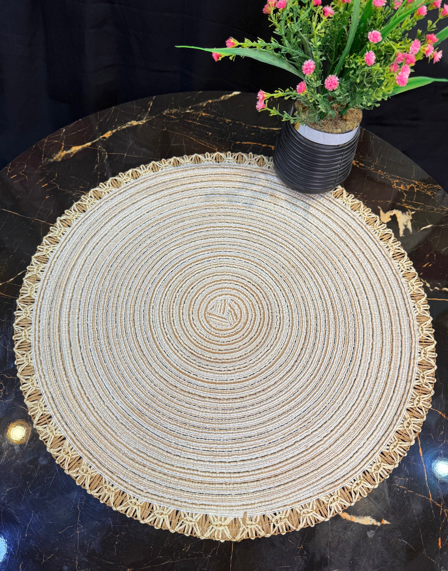Round Border Fine Plastic Table Mats 6pc Set