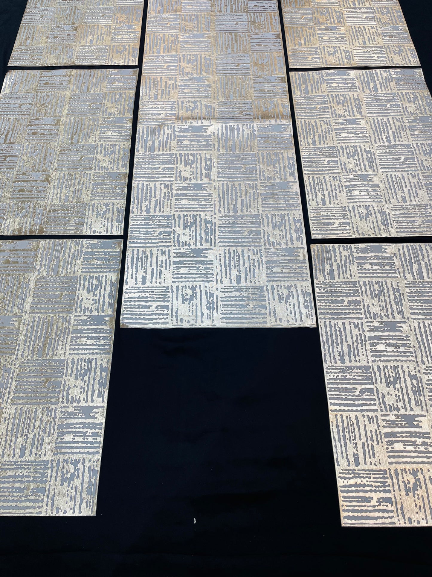 White Golden Plastic 7 PC SET ( 1 Runner & 6 Mats )