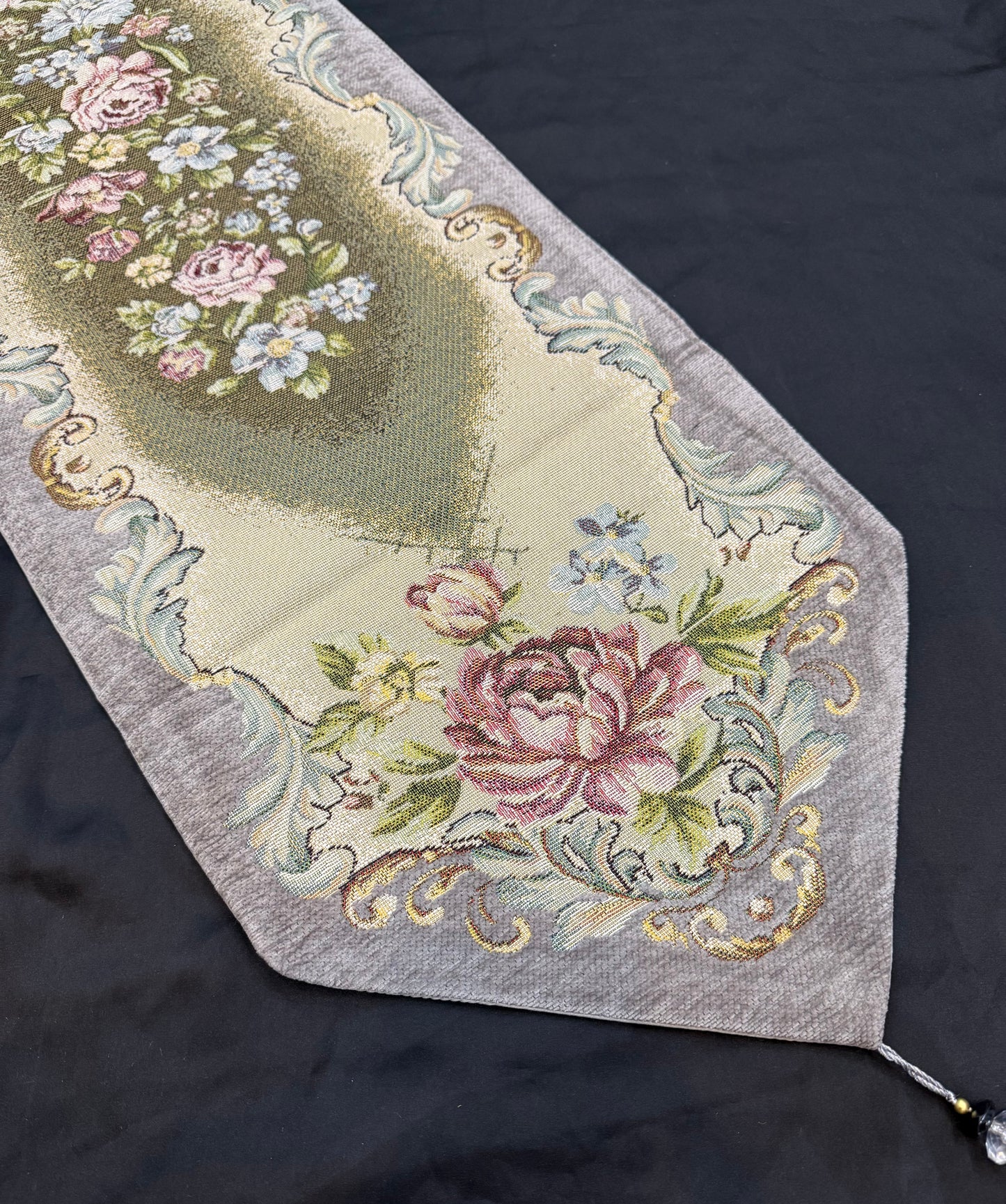 Shanghai New Flower Dining Table Runner