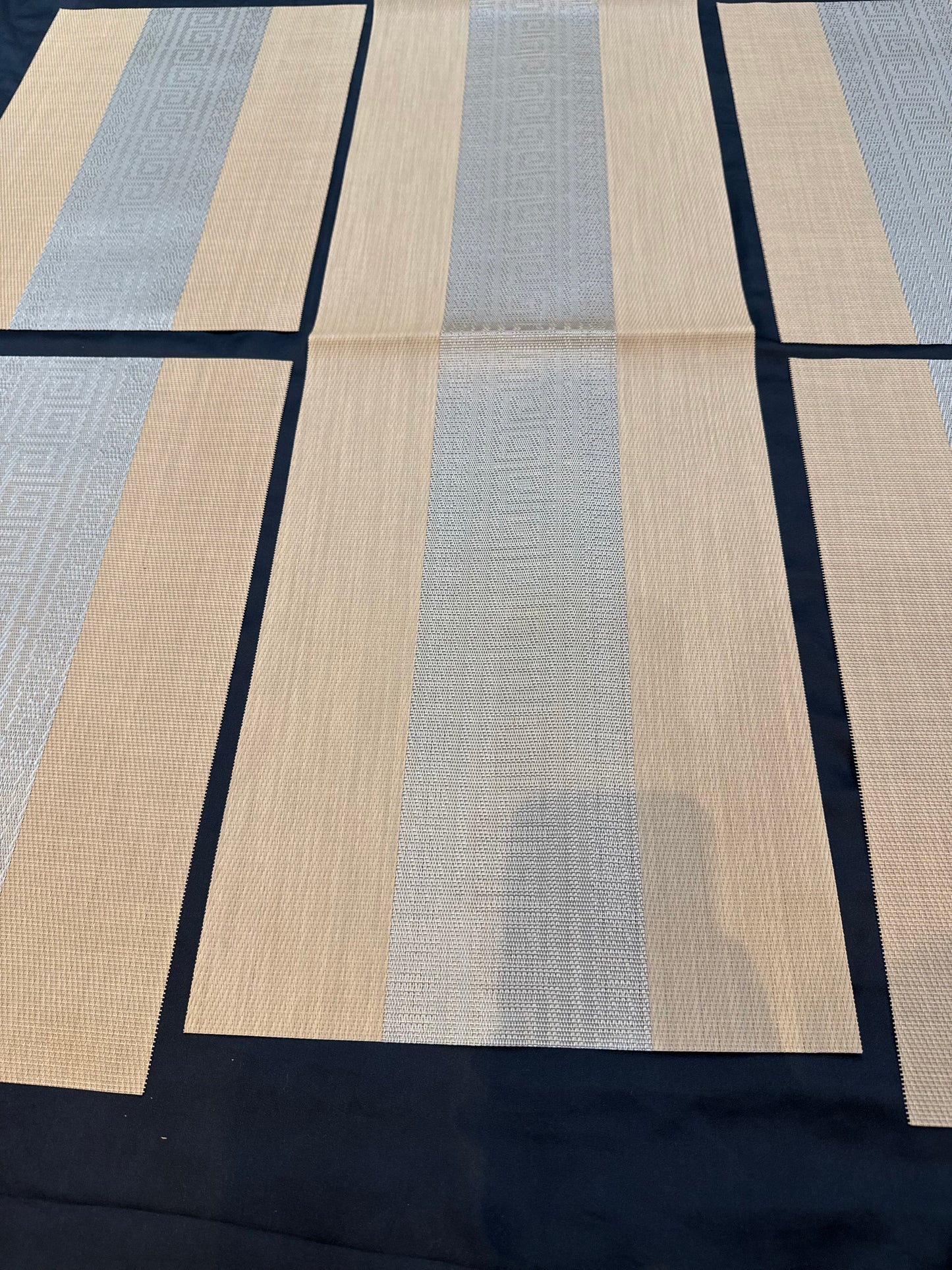 Chatai Plastic 7 PC SET ( 1 Runner & 6 Mats )