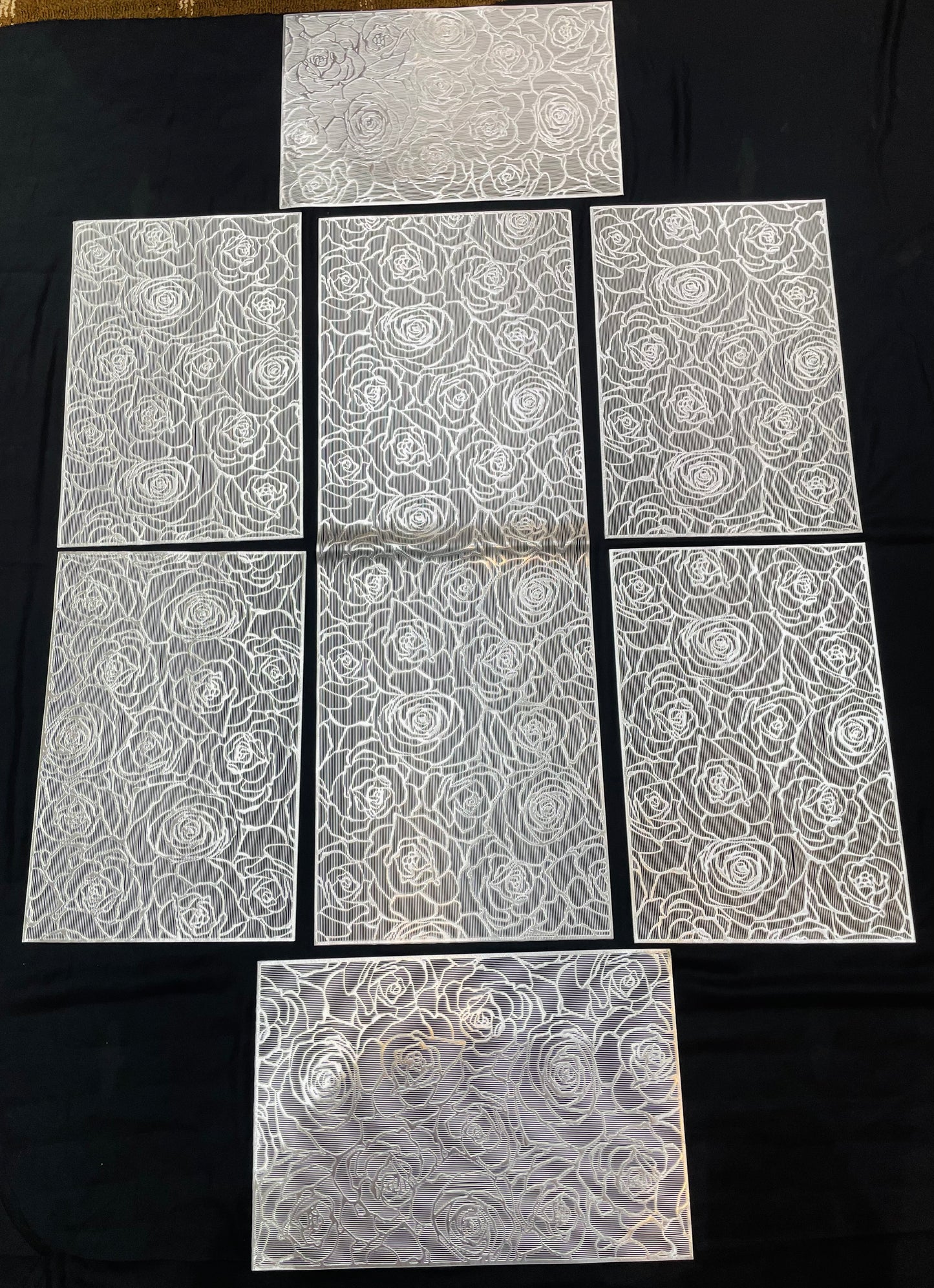 Silver Plastic 7 PC SET ( 1 Runner & 6 Mats )
