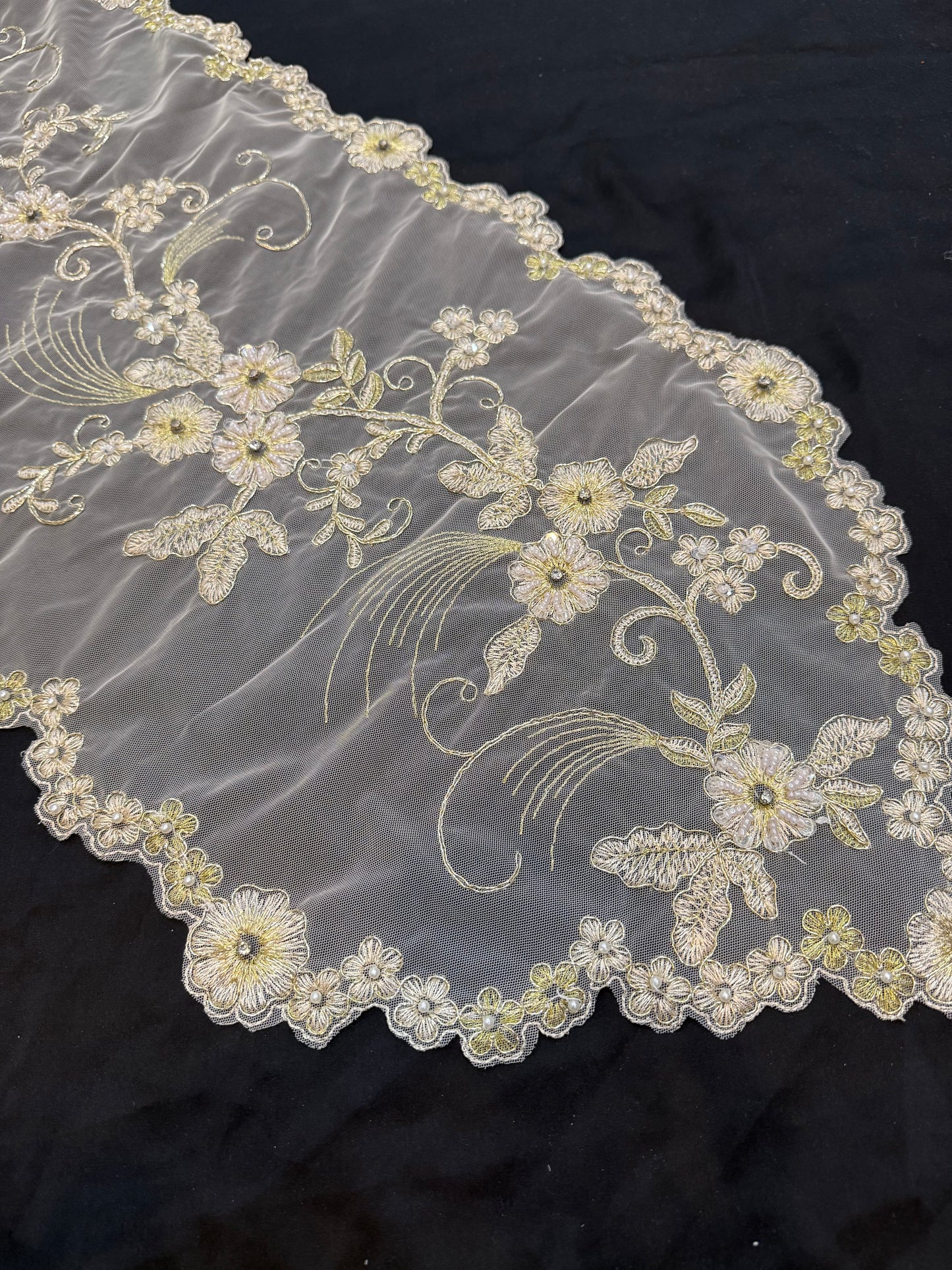 Fancy Bead Light Dining Table Runner (Golden)