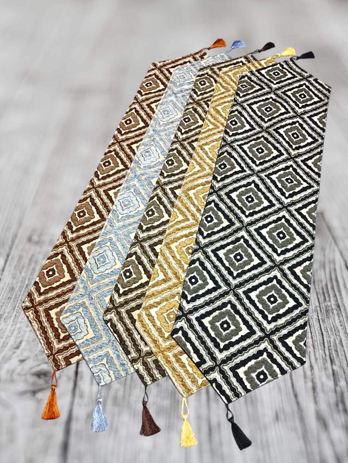 Box Jacquard Table Runner