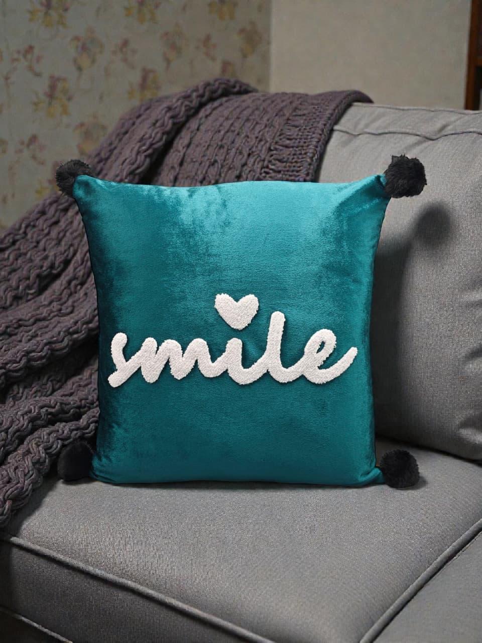 Smile Tussel Cushion