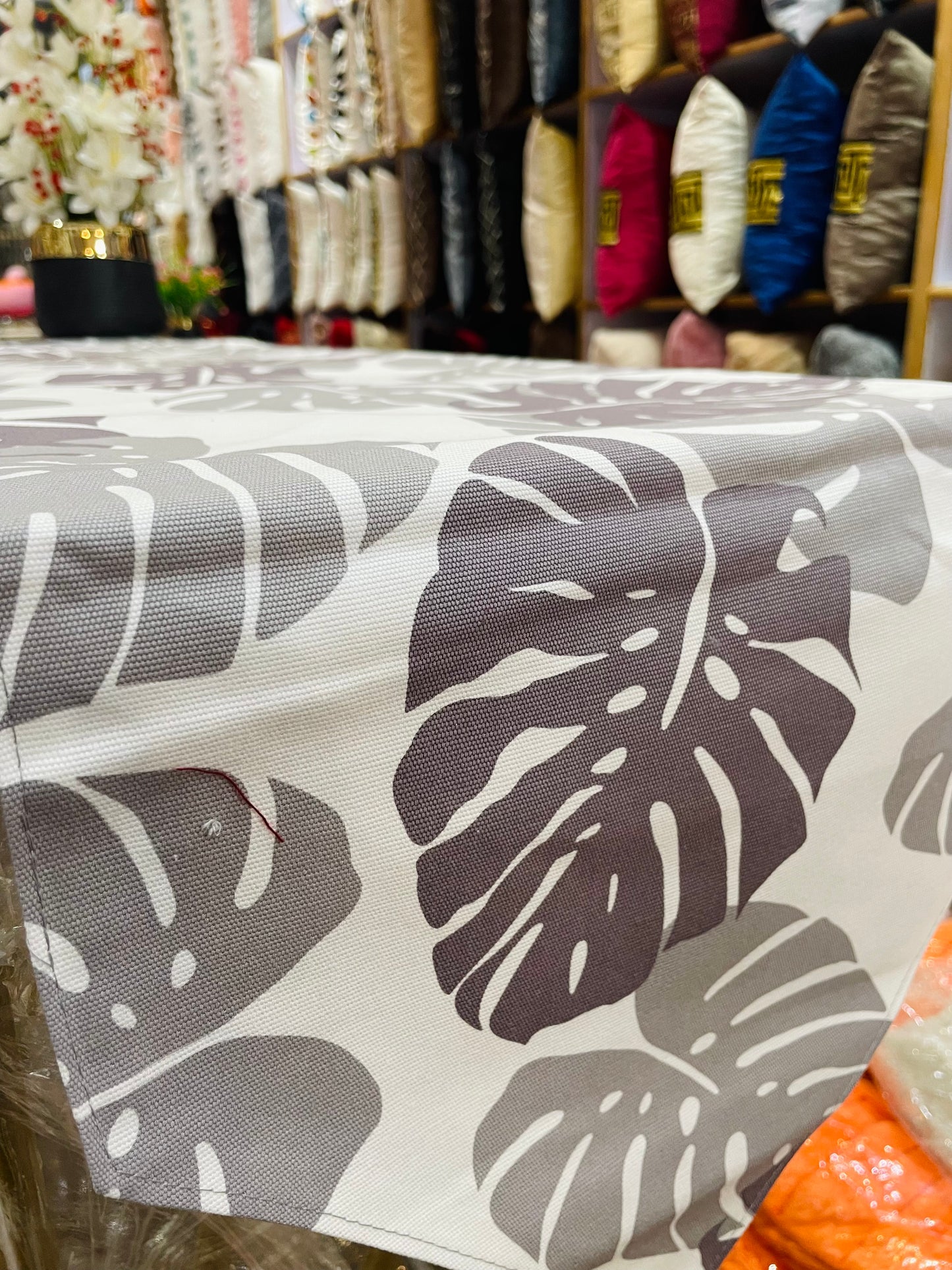 Velvet Jacquard Dining Table Runner