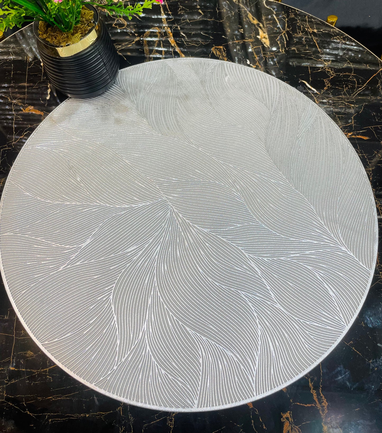 6pcs White & Golden Plastic Table Mats