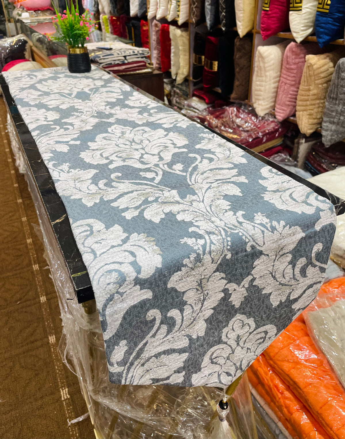 Velvet Jacquard Dining Table Runner – Ali Bedding Store