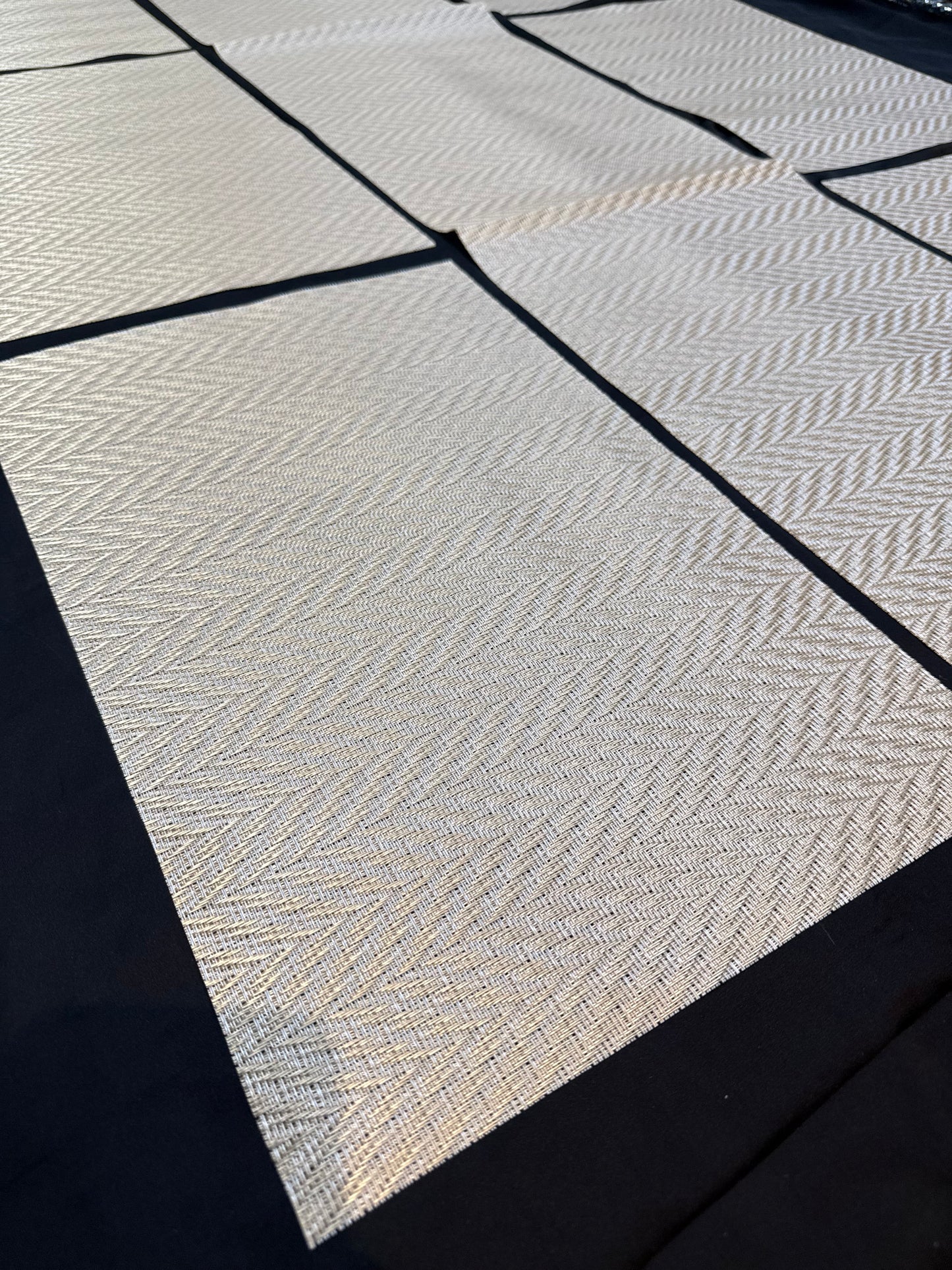 Chatai Plastic 7 PC SET ( 1 Runner & 6 Mats )