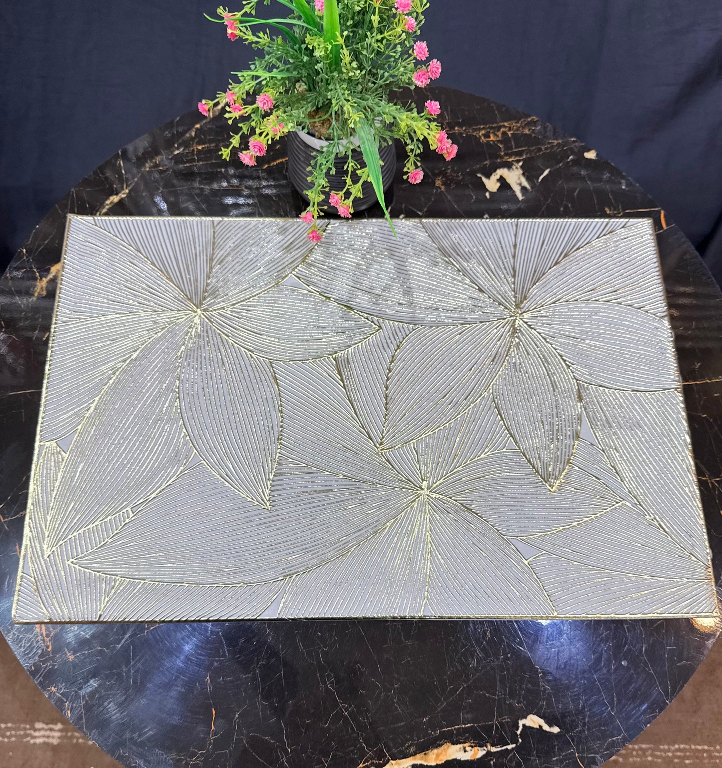 6pcs White & Golden Plastic Table Mats