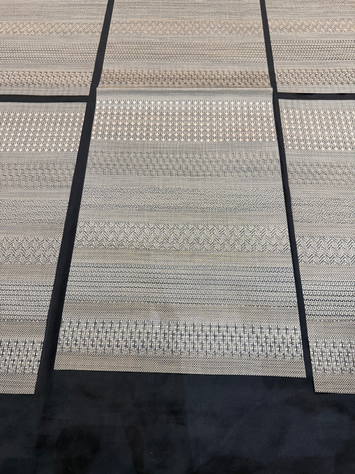 Chatai Plastic 7 PC SET ( 1 Runner & 6 Mats )