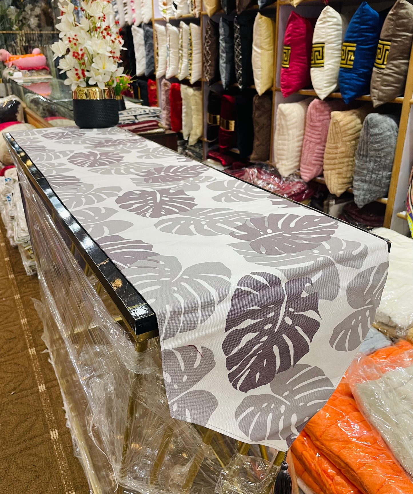 Velvet Jacquard Dining Table Runner