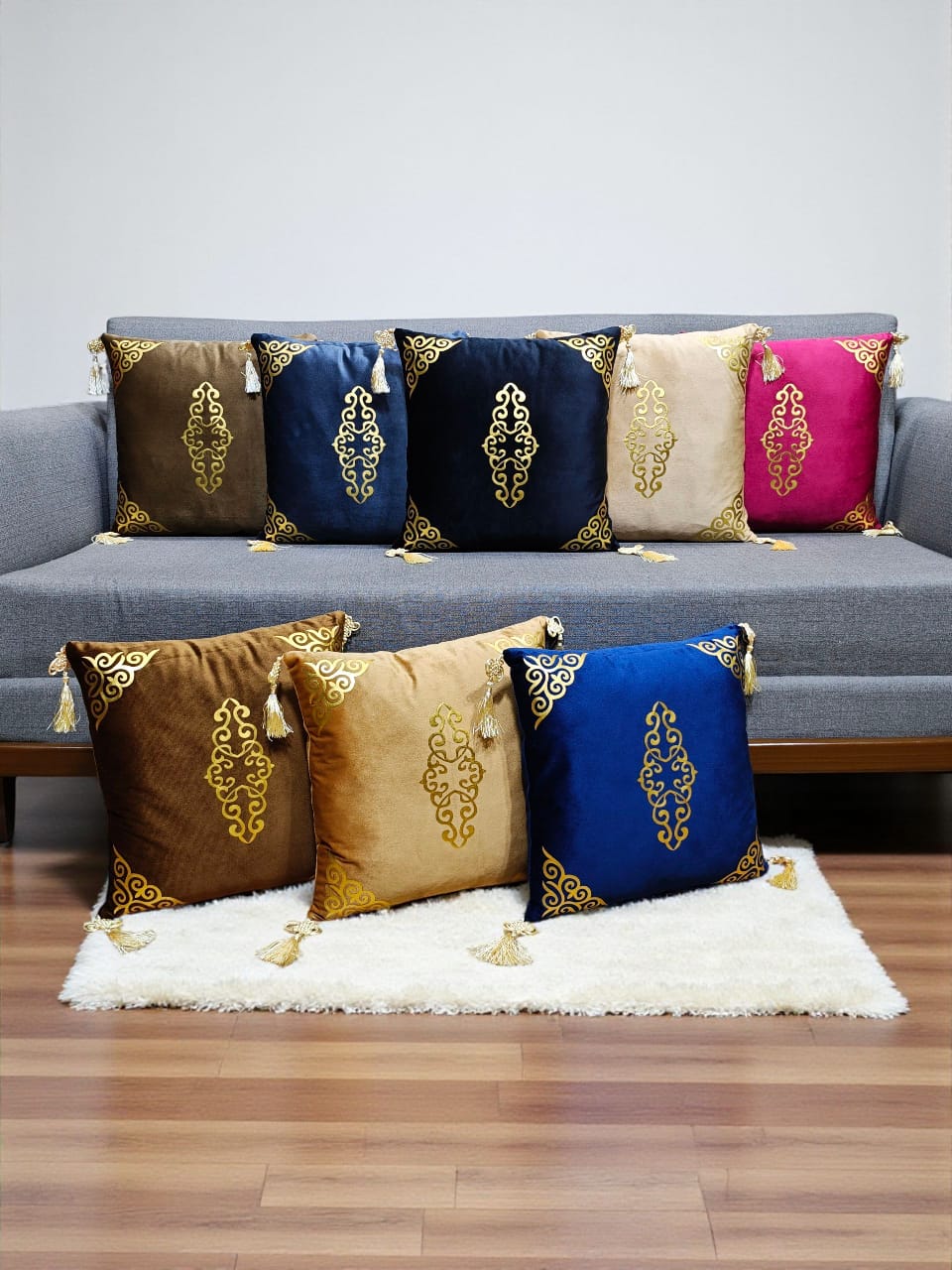 Italian Velvet Motive Corner Tussel Cushion