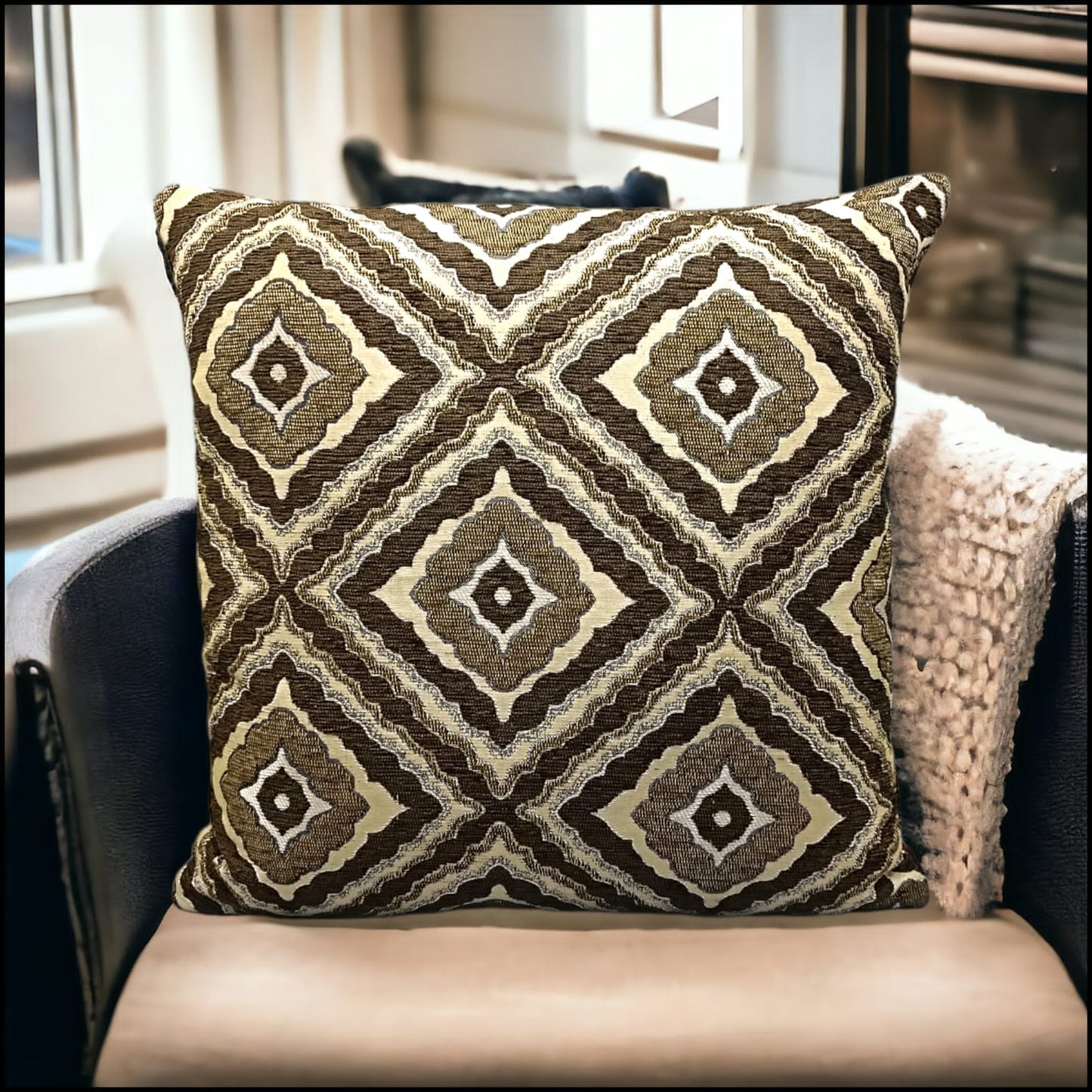 Eye Jacquard Cushion