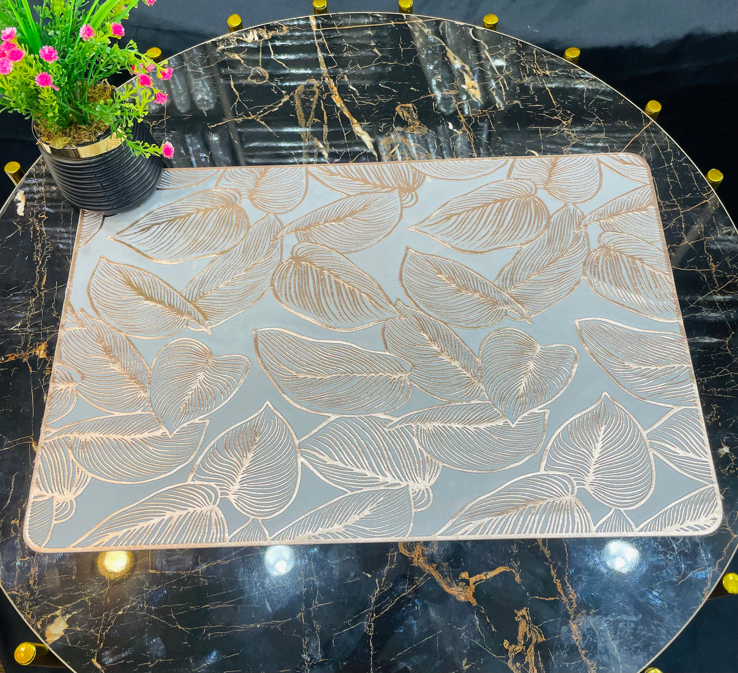 6pcs White & Golden Plastic Table Mats