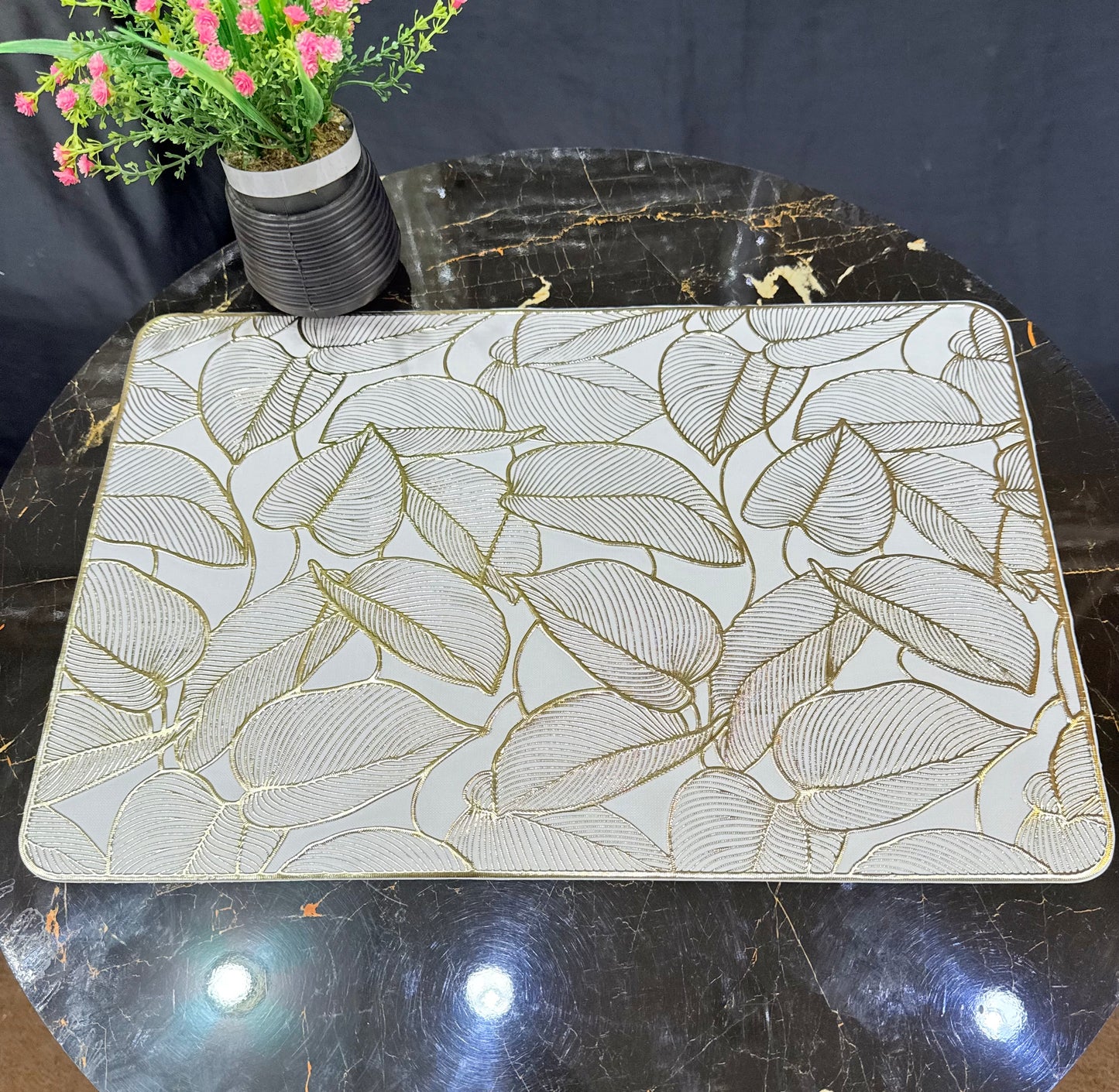 6pcs White & Golden Plastic Table Mats