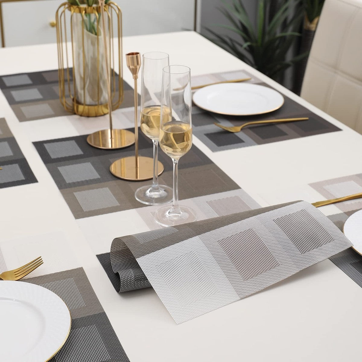 Chatai Plastic 7 PC SET ( 1 Runner & 6 Mats )