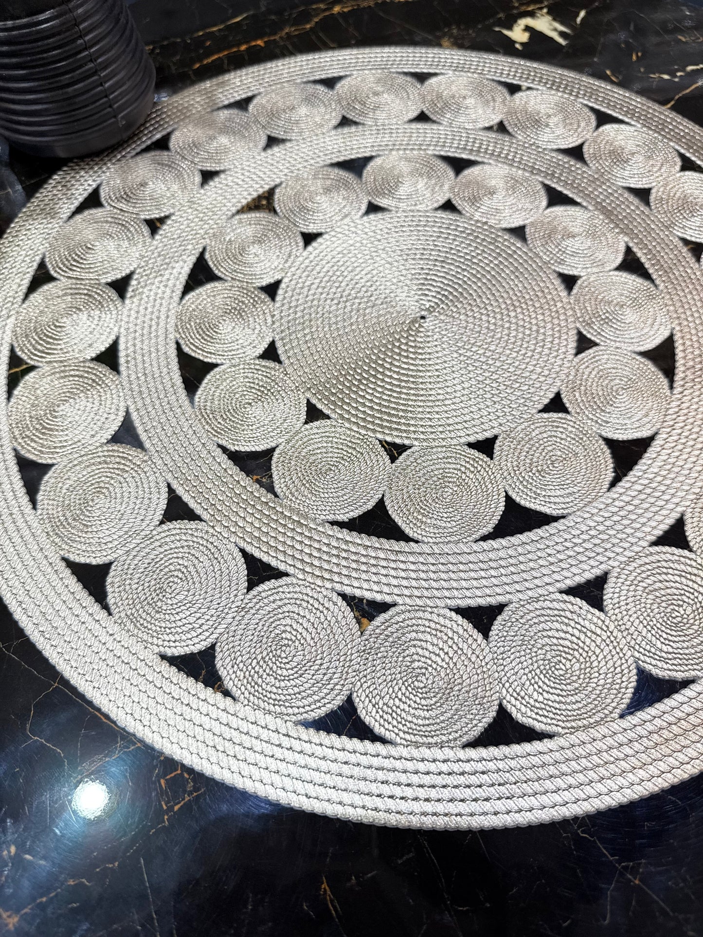 6pcs White & Golden Plastic Table Mats
