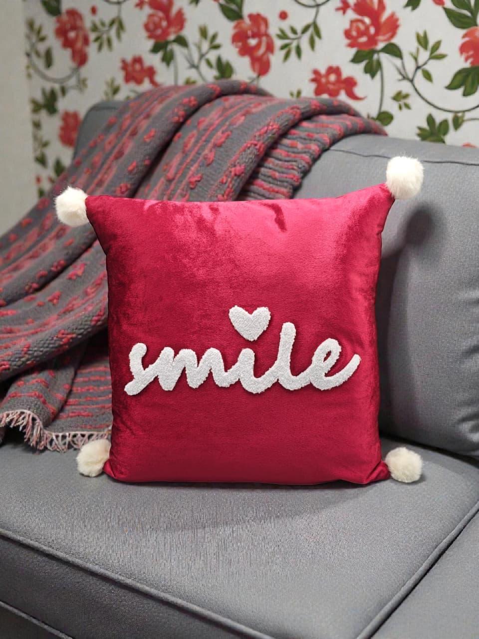 Smile Tussel Cushion