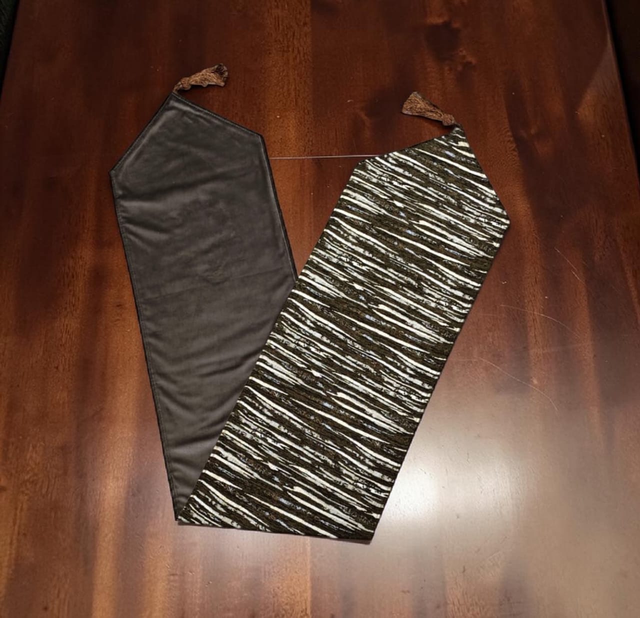 Line Jacquard Table Runner